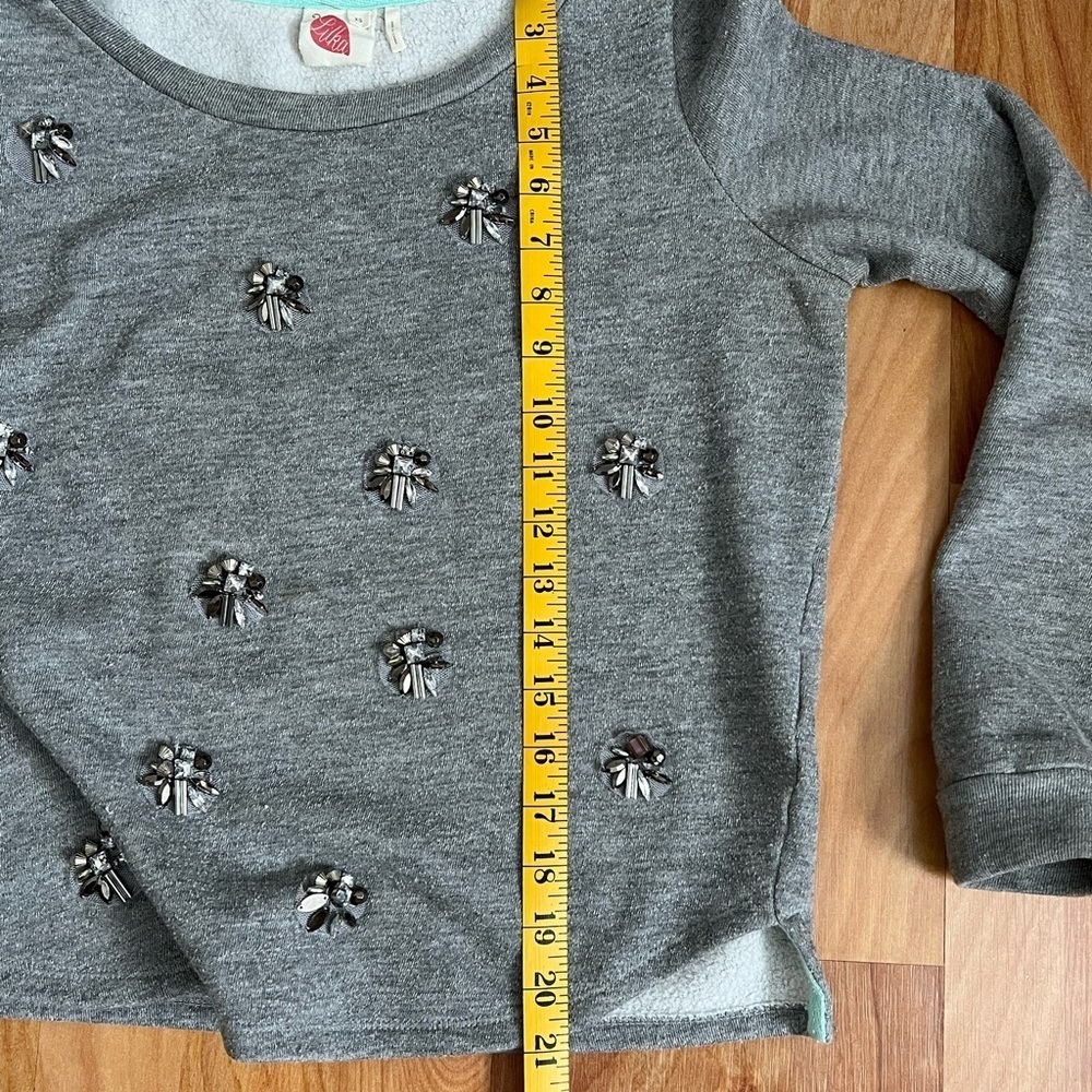 Anthropologie 2pc Bundle Silver Gray Gem Detail Sweater + Flutter Cap Sleeve tee - Picture 11 of 16